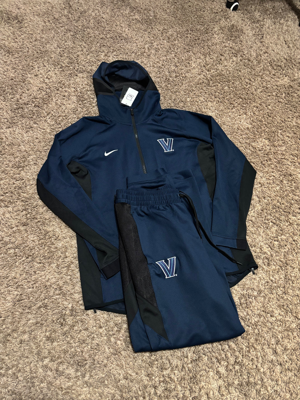 Size L - Villanova Basketball Thermal Sweatsuit