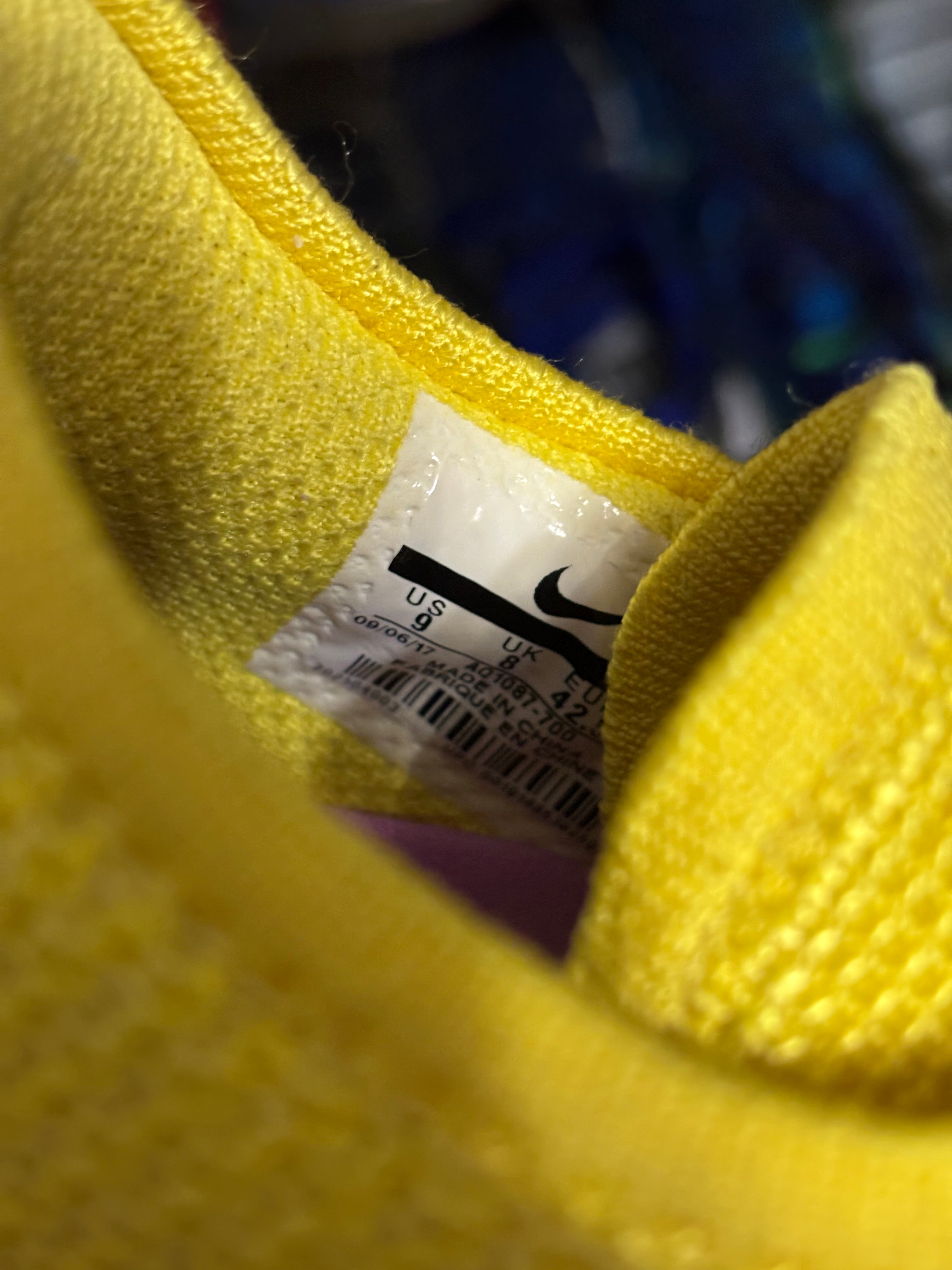 Size 9 - Kobe Nxt 360 Yellow Strike