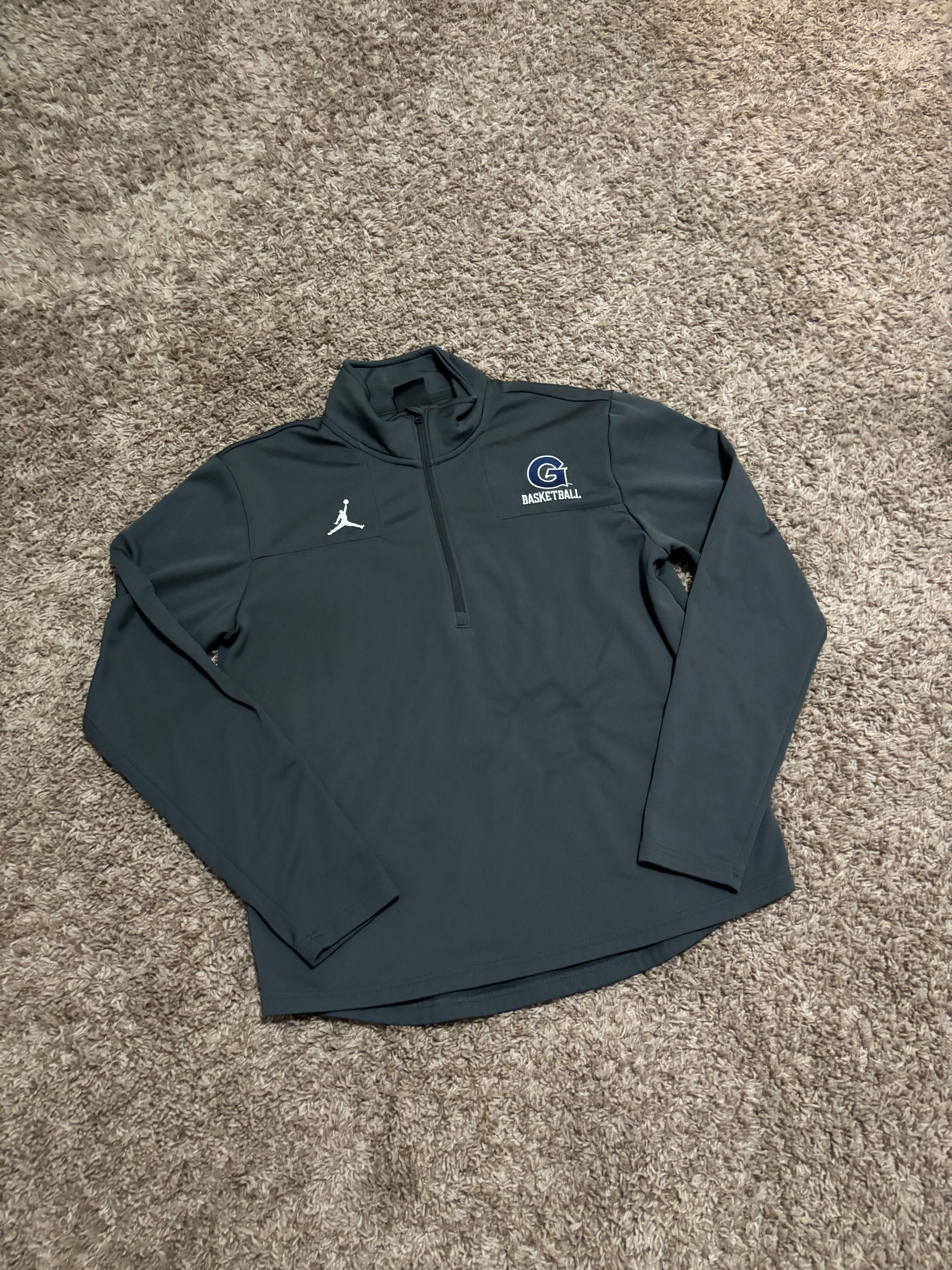 Size M - Georgetown Basketball Quarterzip