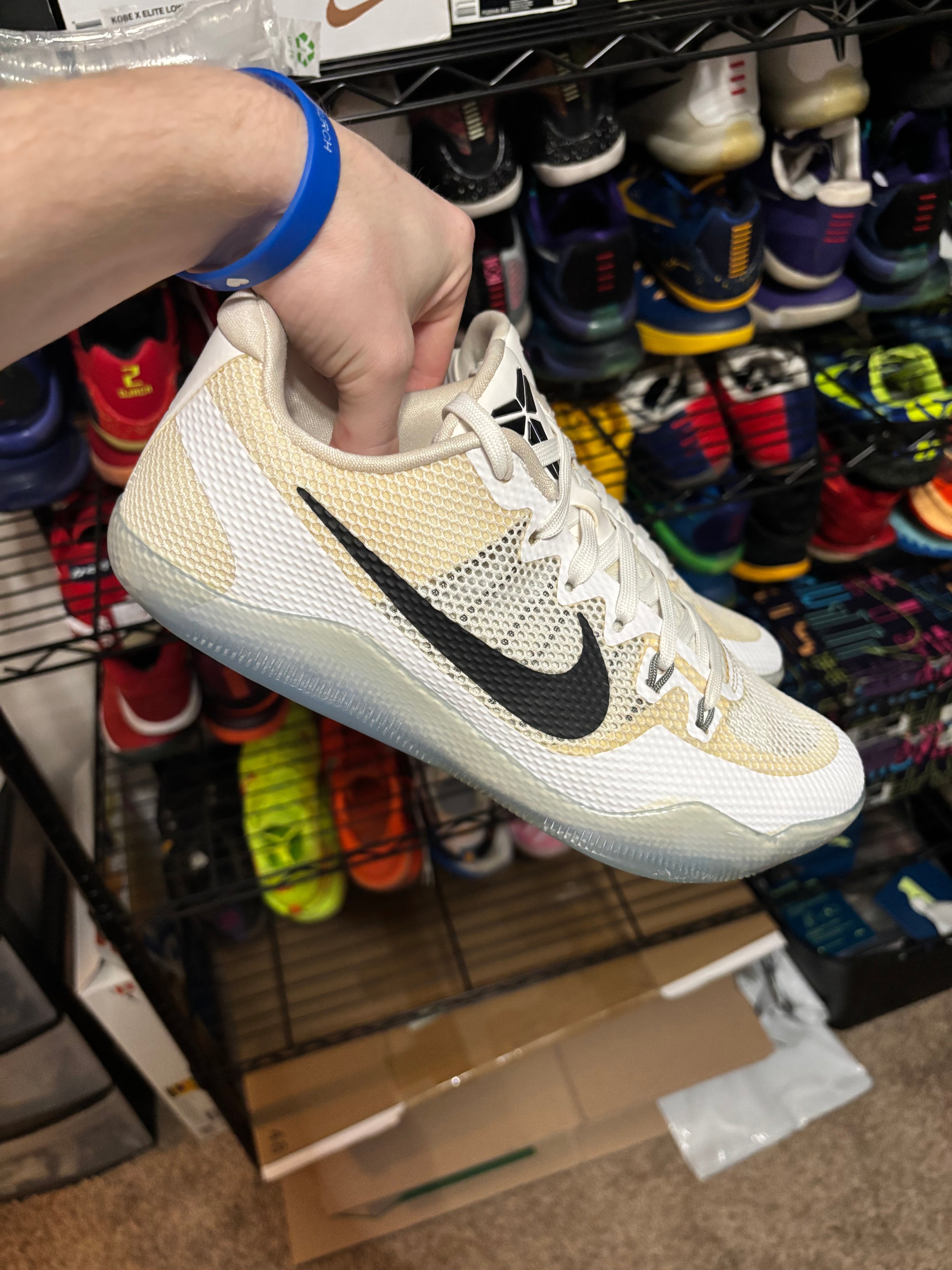 Size 9.5 - Nike Kobe 11 Fundamentals