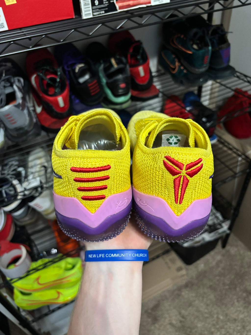 Size 9 - Kobe Nxt 360 Yellow Strike