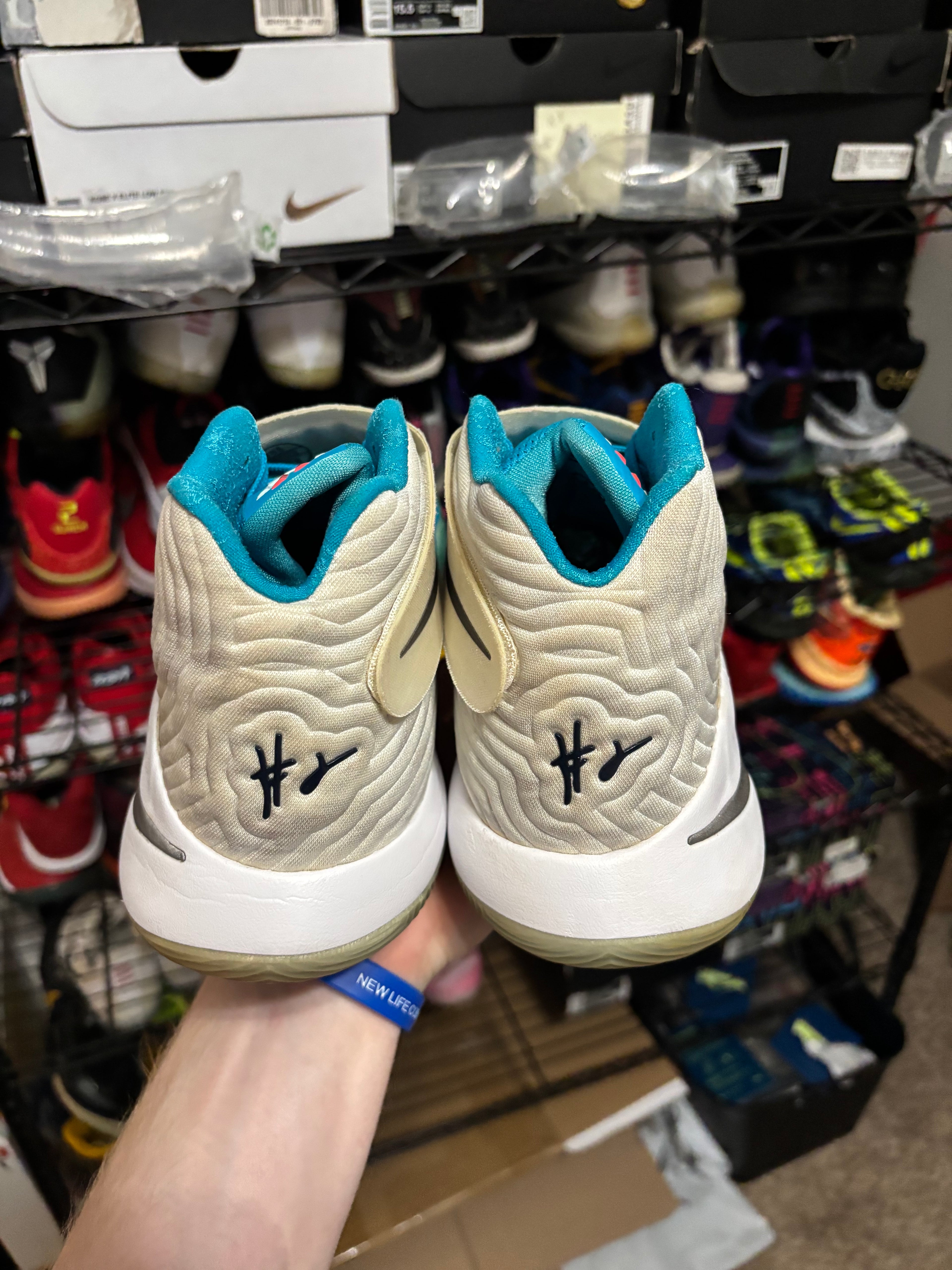 Size 11 - Nike Kyrie 2 XMAS