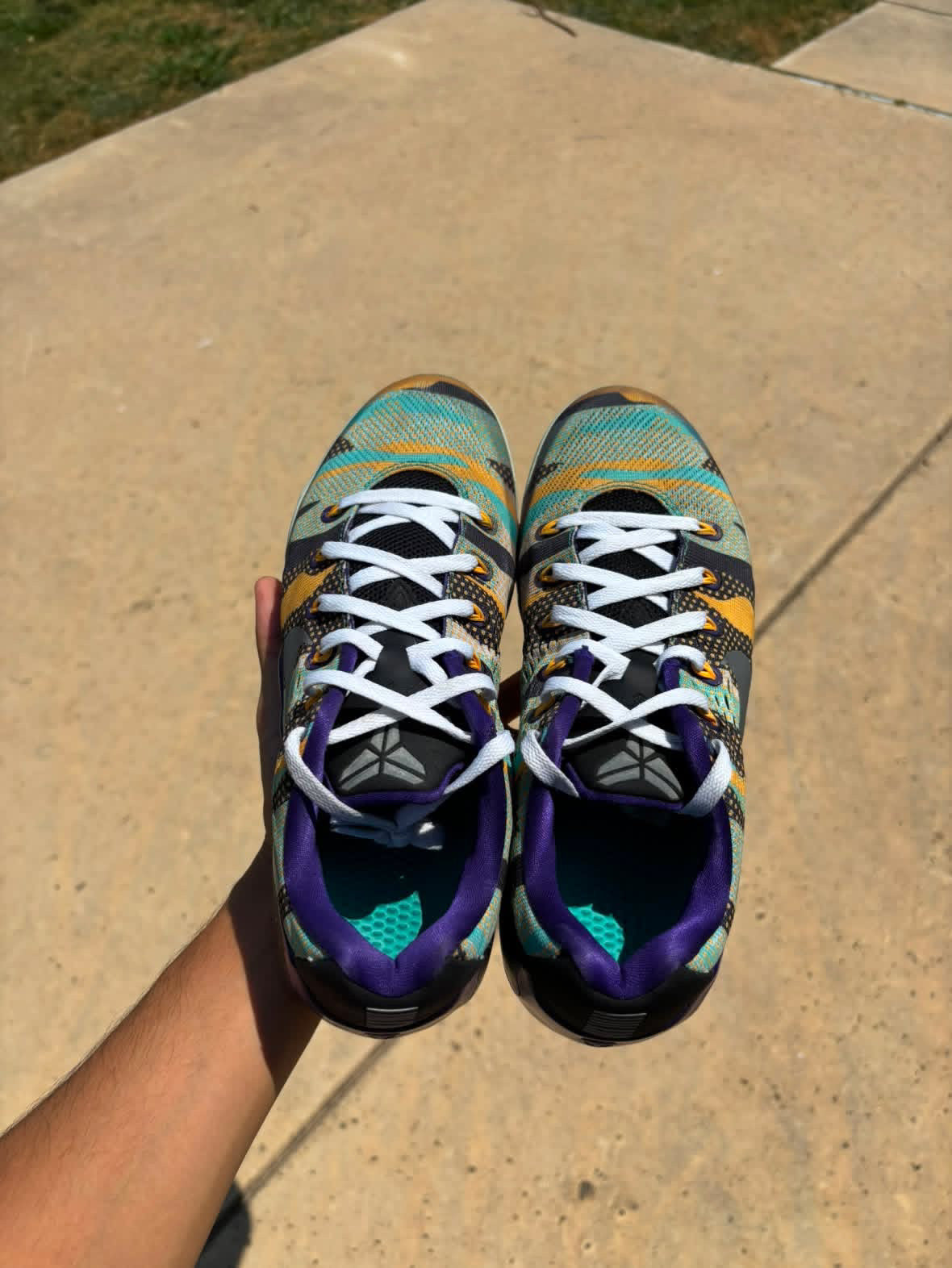 Size 10 - Nike Kobe 9 Pop Art