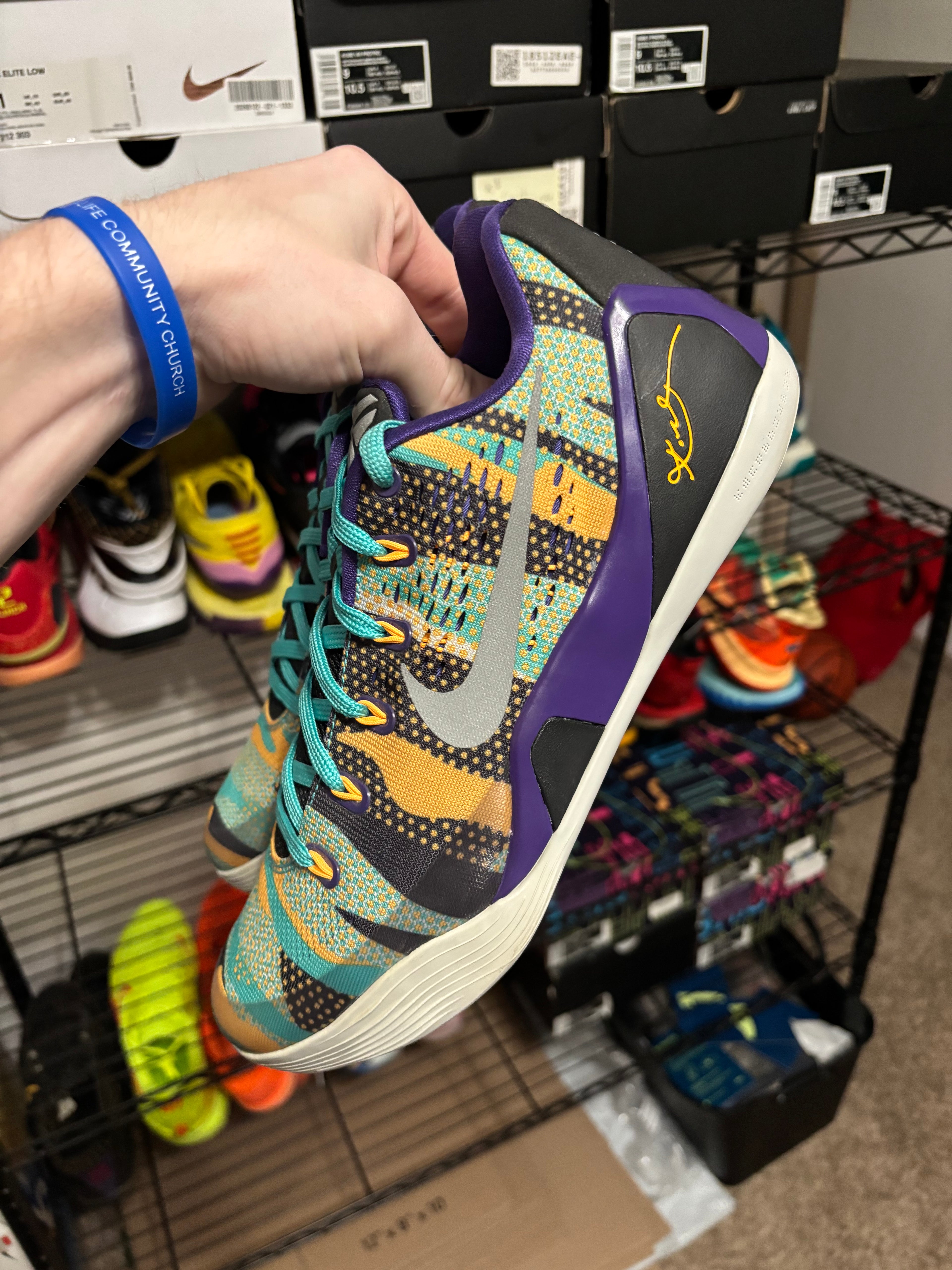 Size 9.5 - Nike Kobe 9 Pop Art
