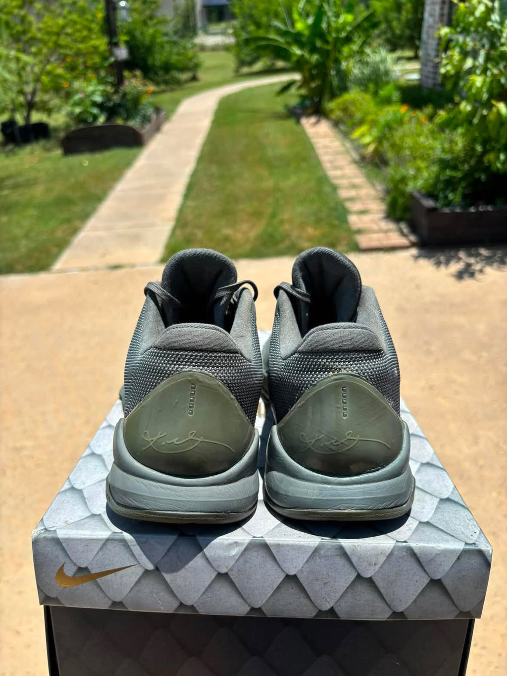 Size 10 - Nike Kobe 5 FTB