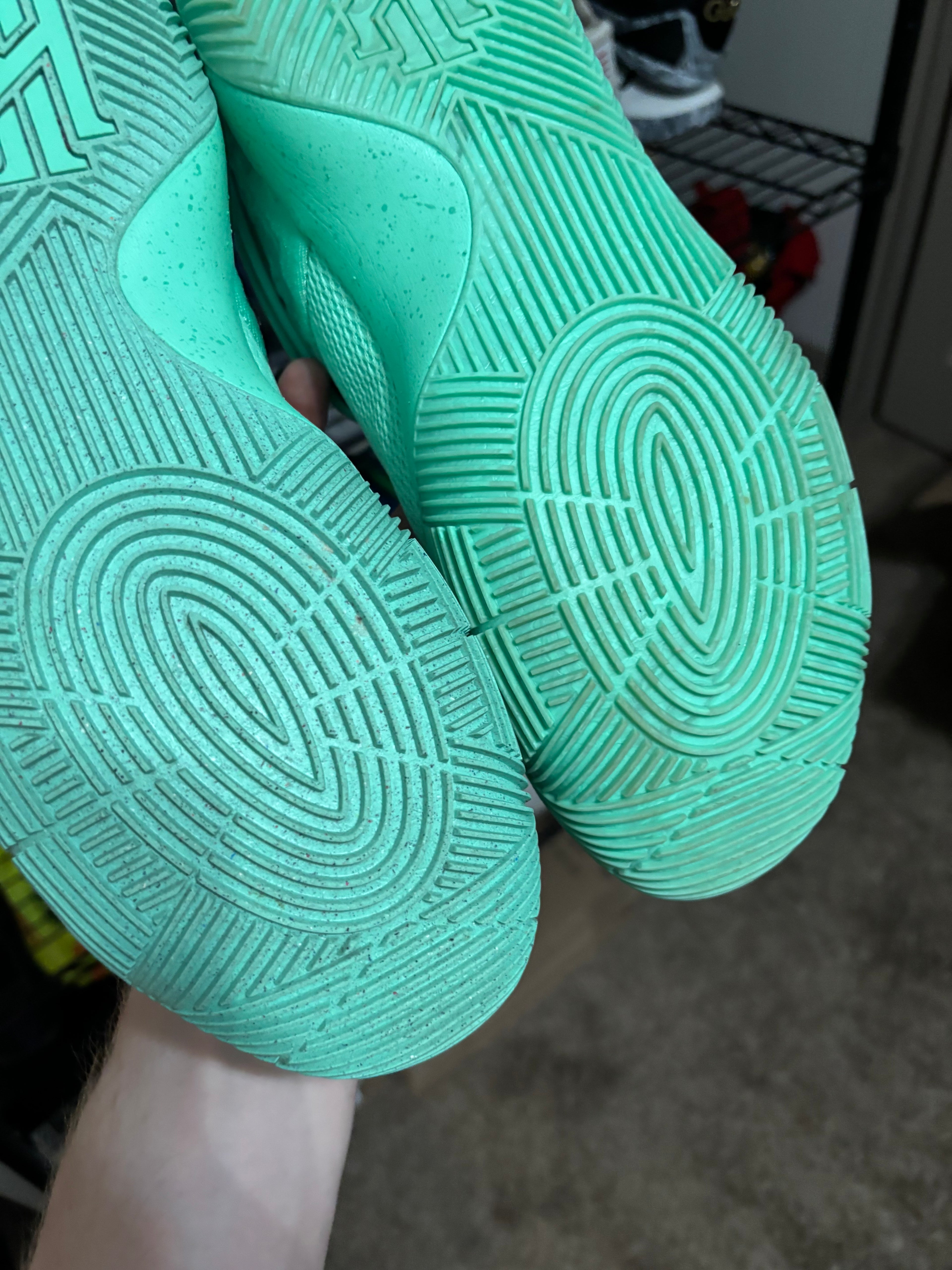 Size 10.5 - Nike Kyrie 2 What The EP Asia Exclusive