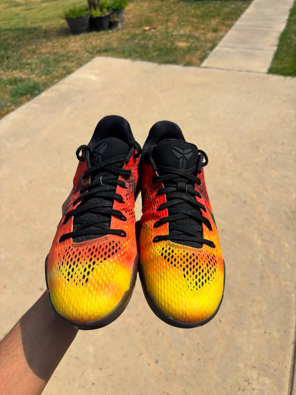 Size 9.5 - Nike Kobe 11 Sunset