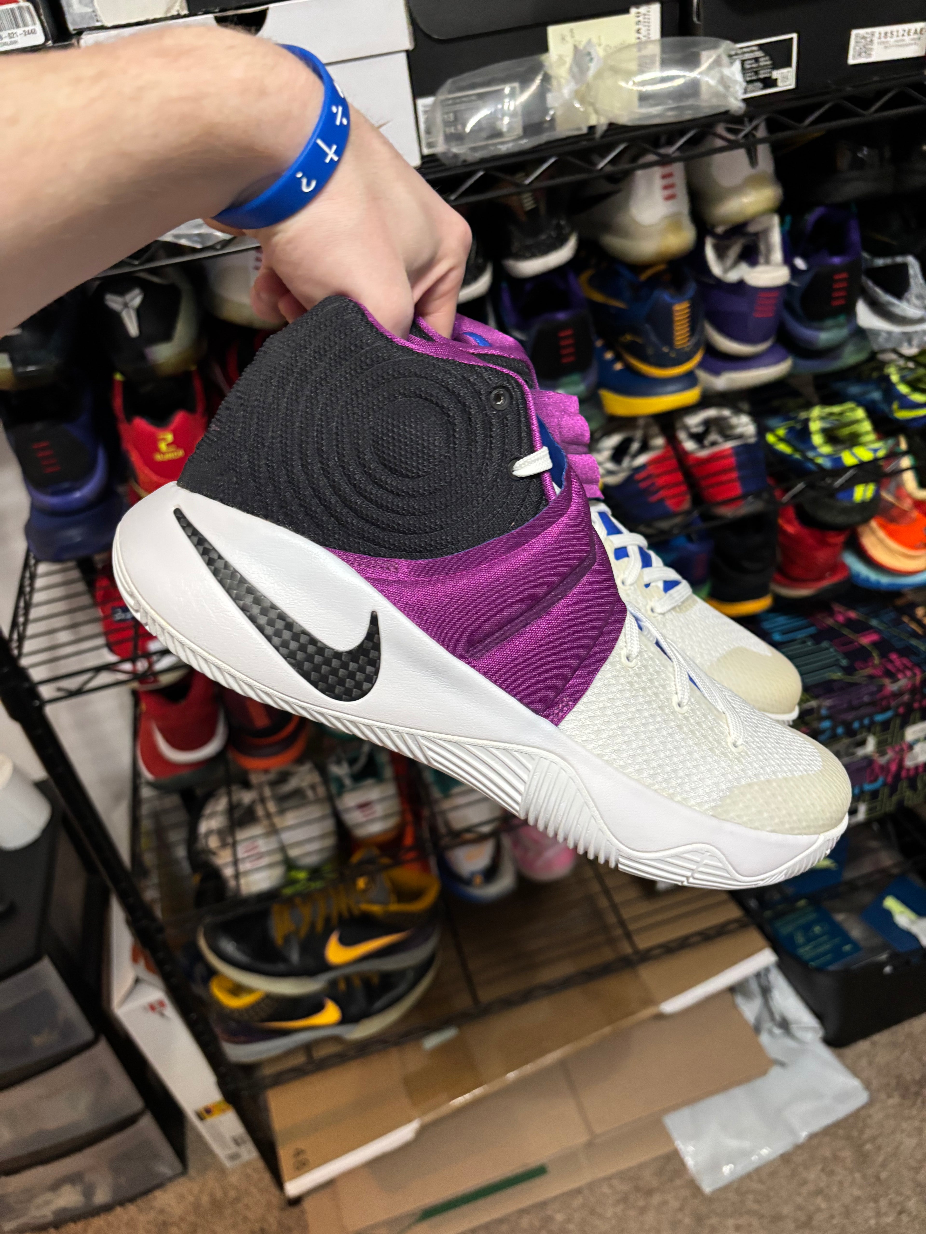 Size 11 - Nike Kyrie 2 Kyrache