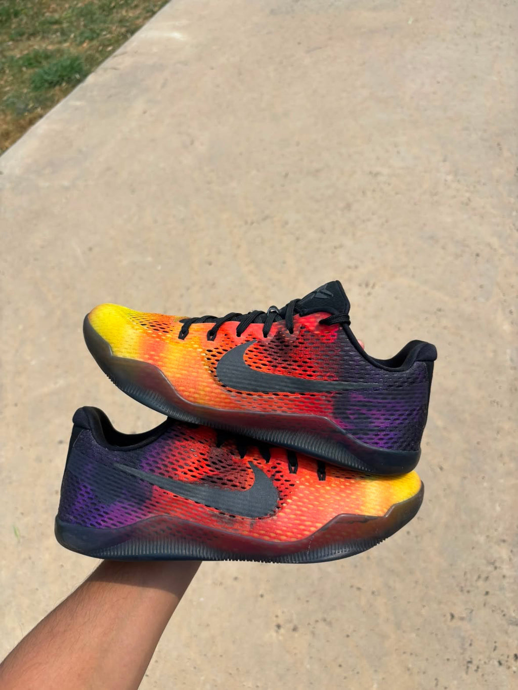 Size 9.5 - Nike Kobe 11 Sunset