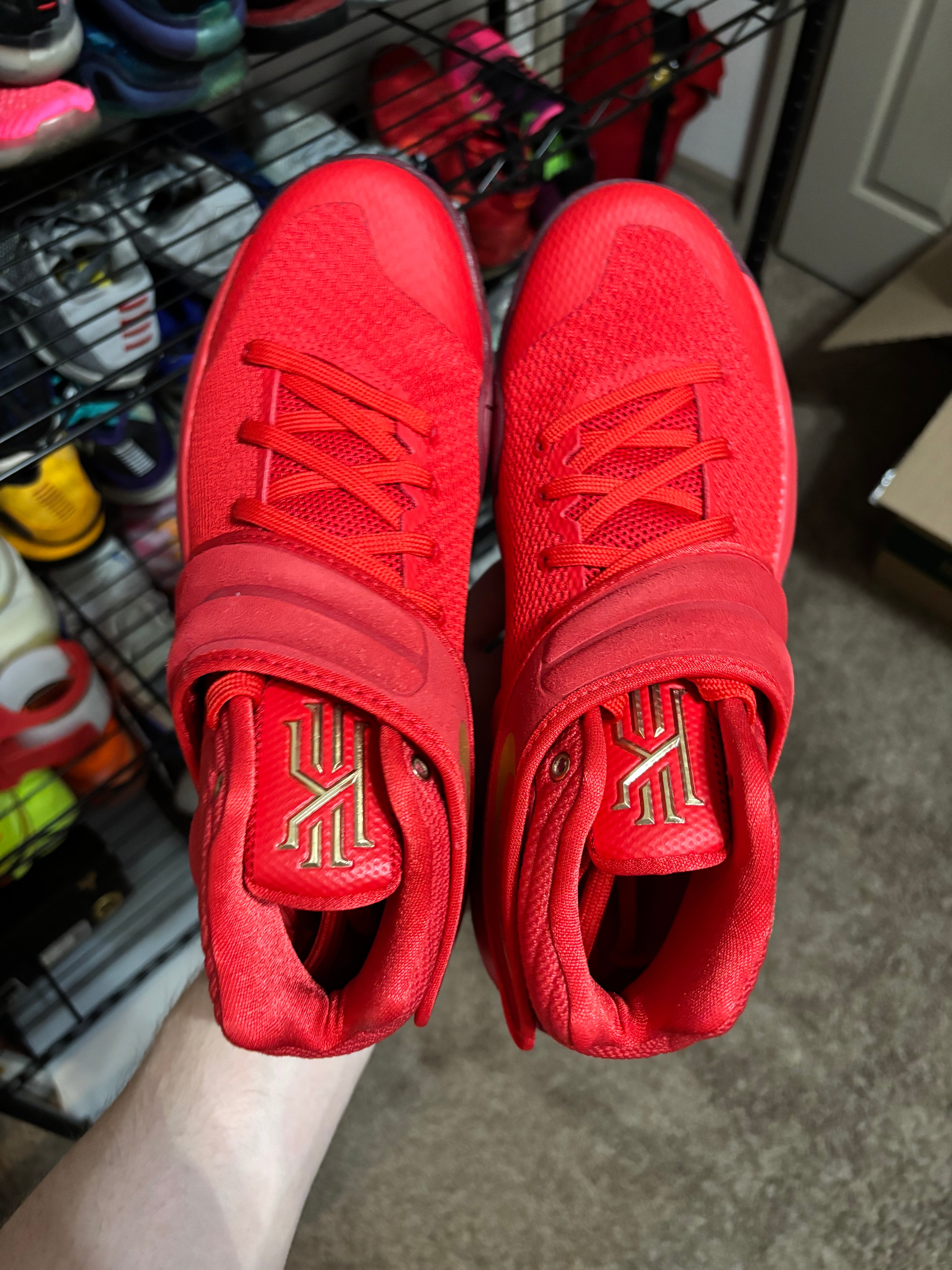 Size 9.5 - Nike Kyrie 2 Gold Medal