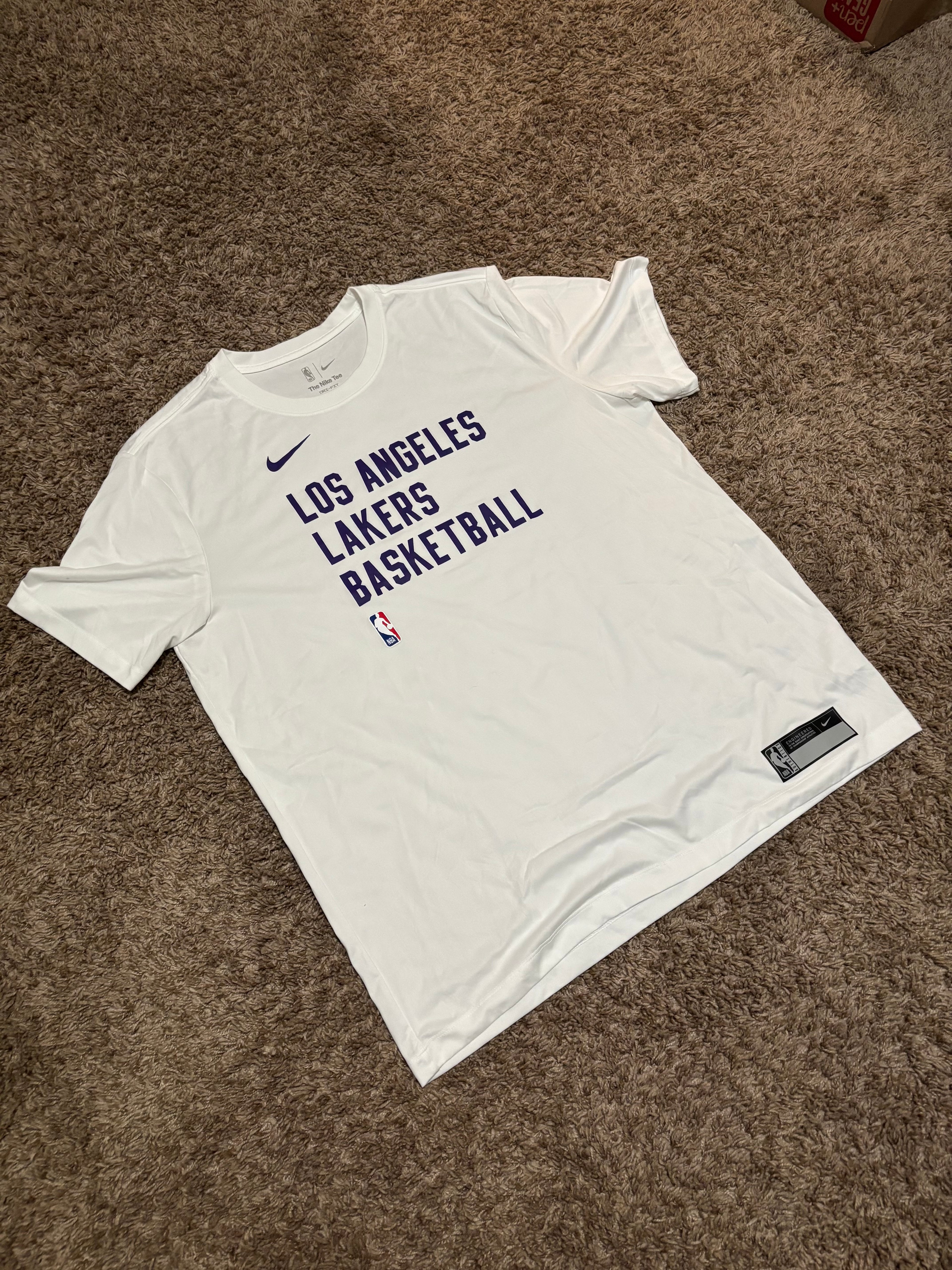Size XL - Los Angeles Lakers Dri-Fit Shirt