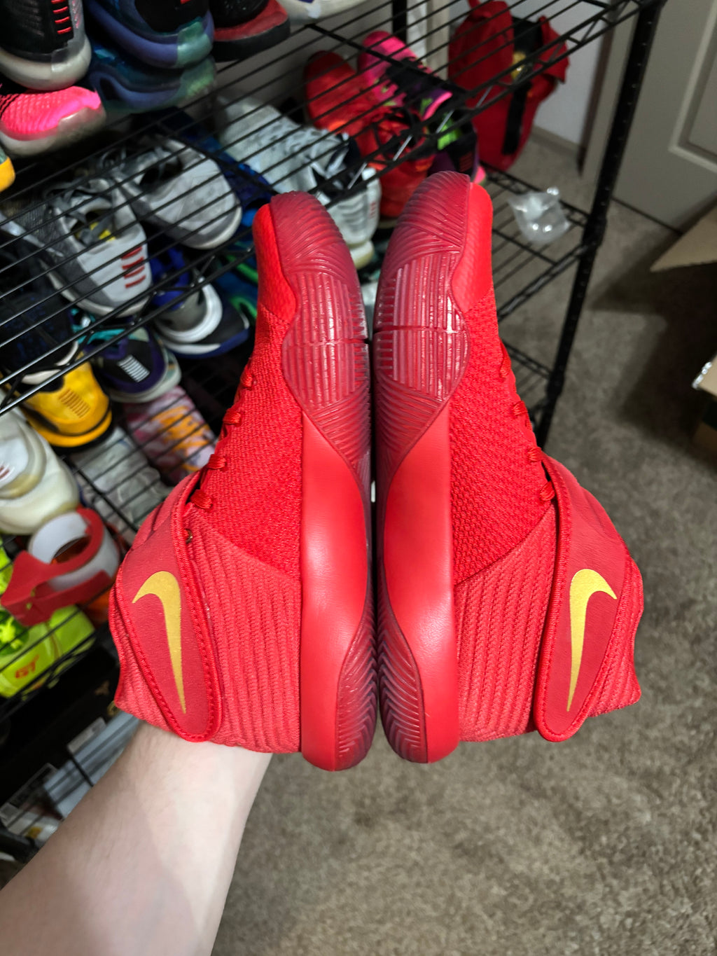 Size 9.5 - Nike Kyrie 2 Gold Medal