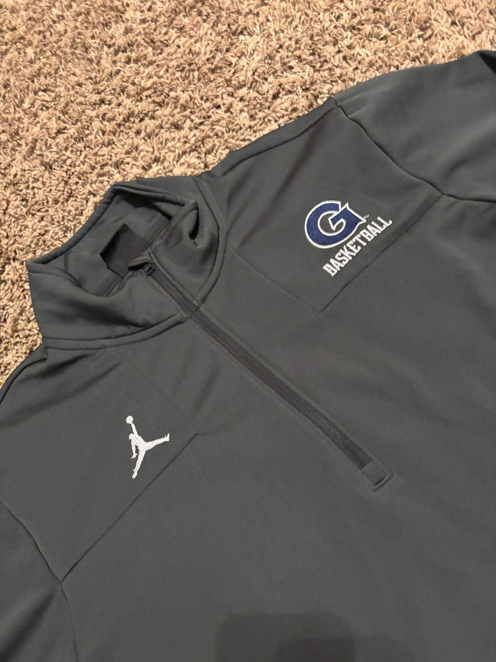 Size M - Georgetown Basketball Quarterzip