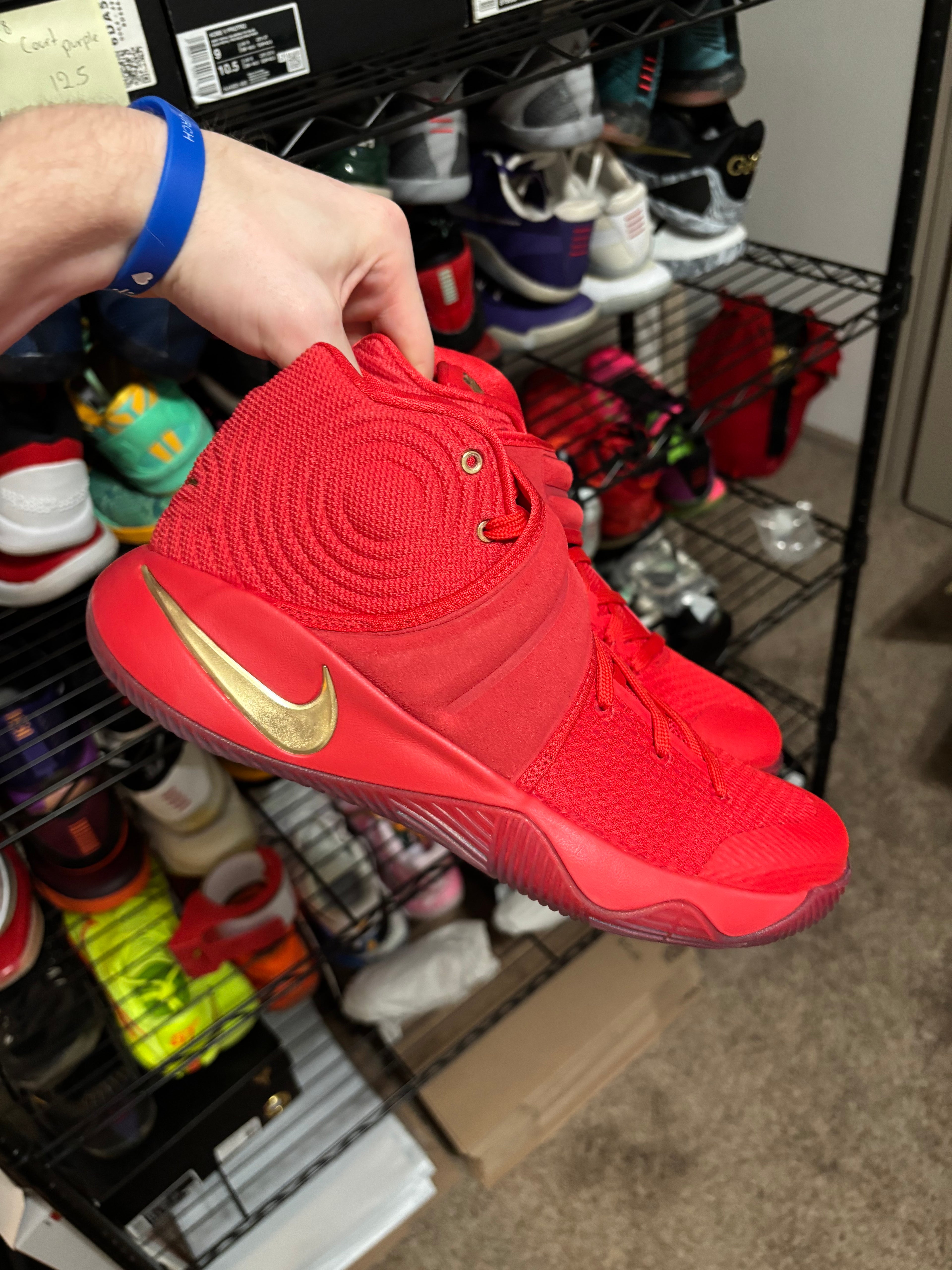 Size 9.5 - Nike Kyrie 2 Gold Medal