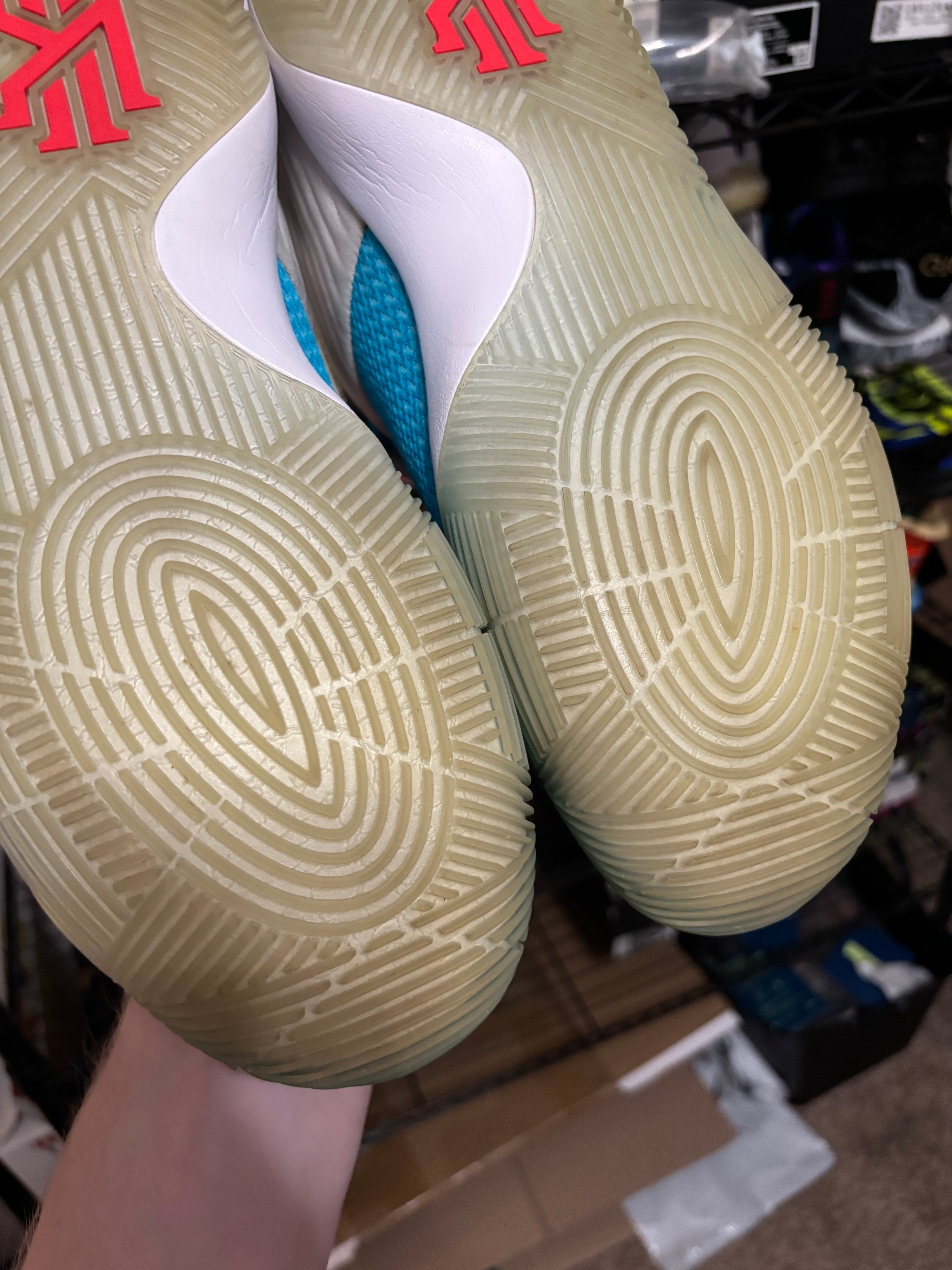 Size 11 - Nike Kyrie 2 XMAS